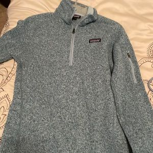 Light blue medium Patagonia 1/4 zip